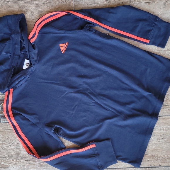 NWT ADIDAS HOODIE TEE